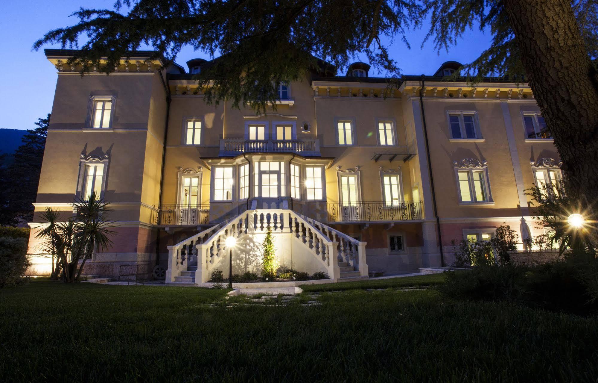 آركو Villa Italia Luxury Suites And Apartments المظهر الخارجي الصورة