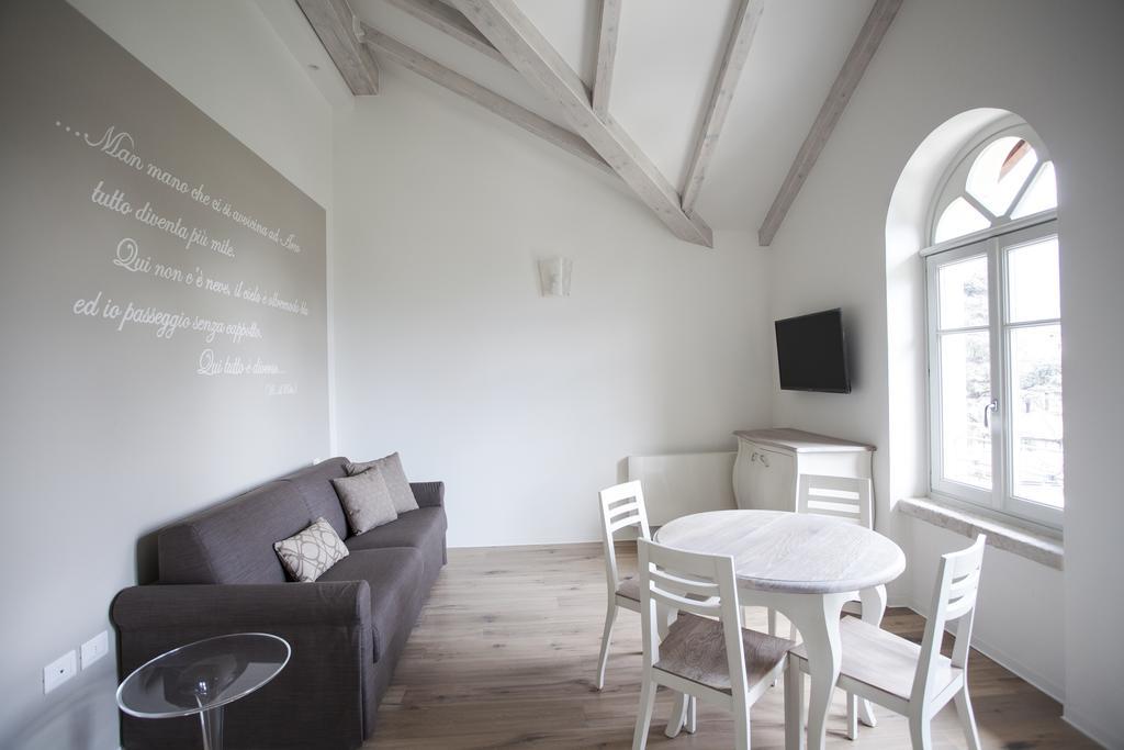 آركو Villa Italia Luxury Suites And Apartments الغرفة الصورة
