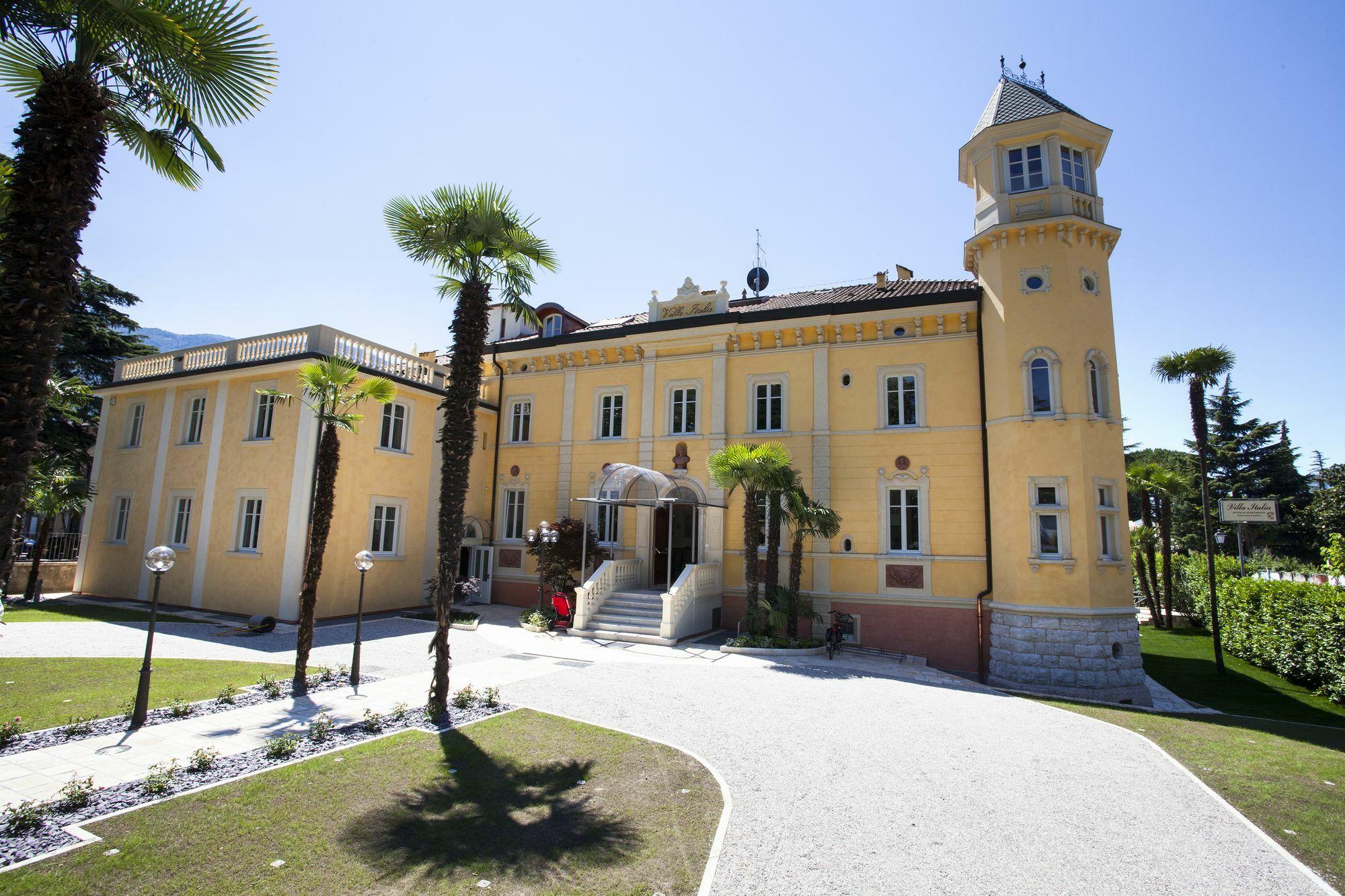 آركو Villa Italia Luxury Suites And Apartments المظهر الخارجي الصورة